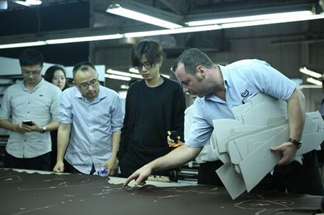 伟巴斯特的极致天窗工艺冰球突破爆百万大奖遇见(图13) 伟巴斯特的极致天窗工艺冰球突破爆百万大奖遇见(图13)